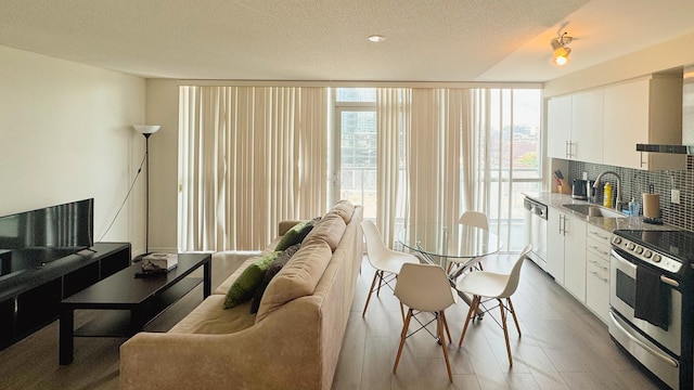 RivetStays - The Fly Luxury Suites