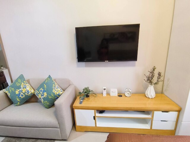 Studio w Pool, Mountain & City View Mactan Airport