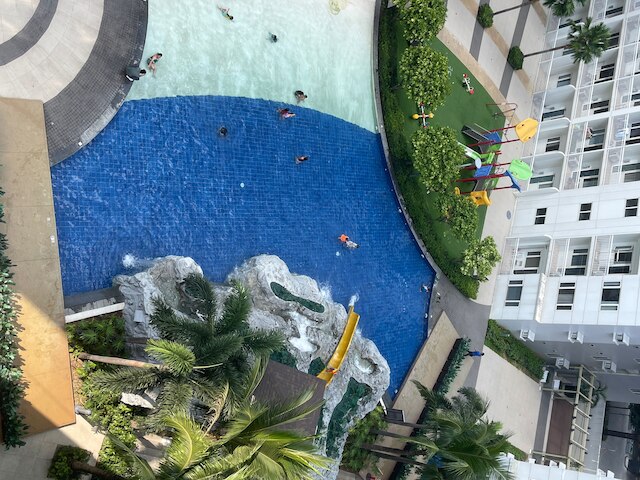 Cozy Room in Modern Parañaque Condo With 2 Bedrooms