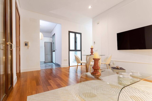 モダンアパートメント イン セビリア コラル デル レイ II