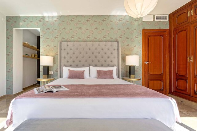 Luxury Apartment in City Center. Puerta Real II