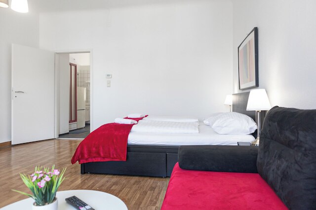 Lovely 2BR Apt Near Downtown