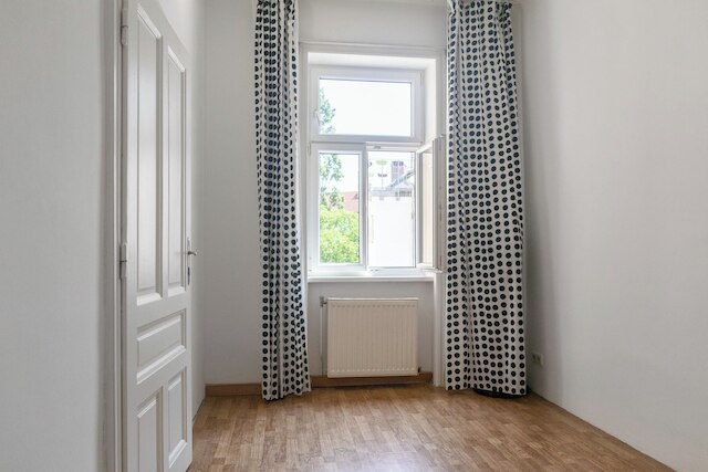 Lovely 2BR Apt Near Downtown