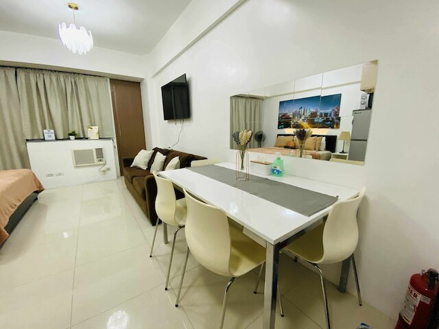 One Palm Tree Villas