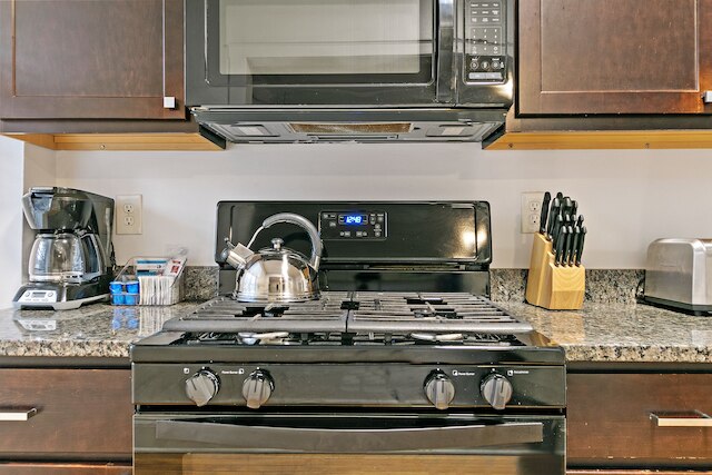 Chic 2BR Escape - Buckingham 1