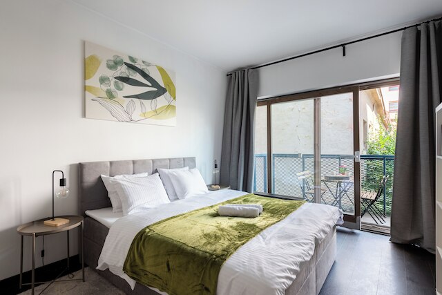 3 ベッドルーム アパートメント ニア センター