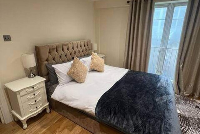 3ベッド セントラル アパートメント - スリープス 8 & フリー パーキング