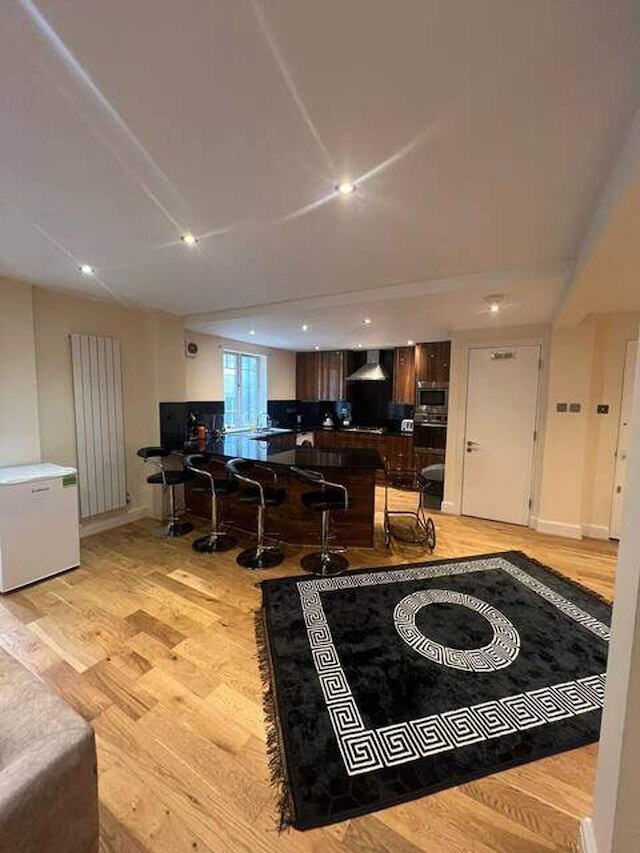 3ベッド セントラル アパートメント - スリープス 8 & フリー パーキング