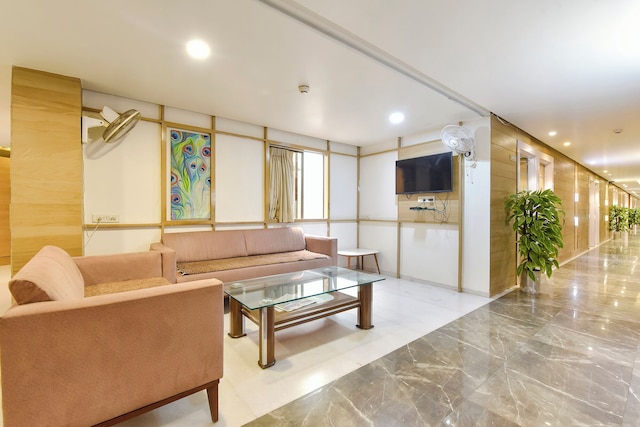 Fabhotel Soham Palace