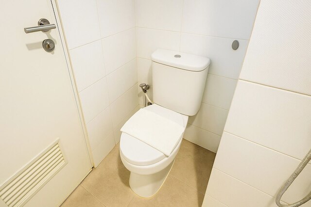 Quintessa Room at Candiland Apartement