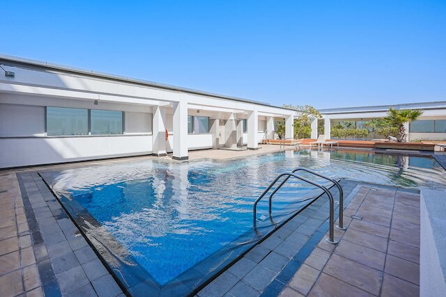 Sky Garden s Magnificent 1 Bedroom Apartment Perfect for 4