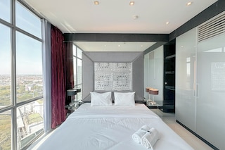 Spacious And Comfortable Living 3Br Apartment At Aryaduta Residence