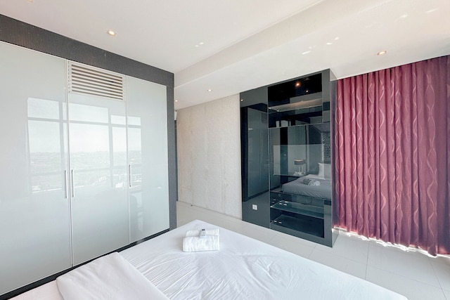 スペーシャス アンド コンフォータブル リビング 3ベッドルーム アパートメント アット アリヤドゥタ レジデンス