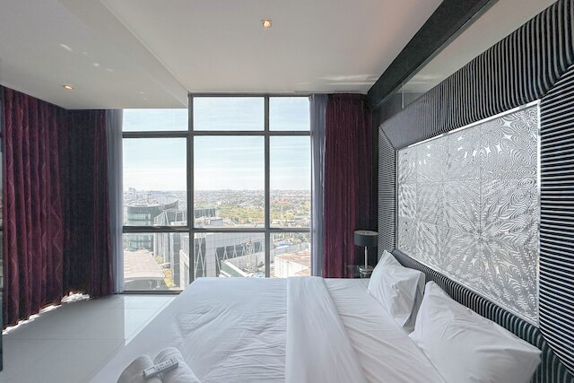 スペーシャス アンド コンフォータブル リビング 3ベッドルーム アパートメント アット アリヤドゥタ レジデンス