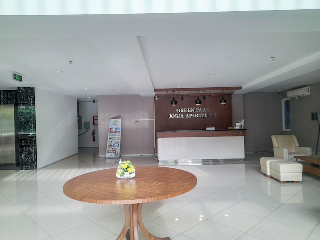 スペーシャス 2ベッドルーム アット グリーン パーク ヨギャカルタ アパートメント