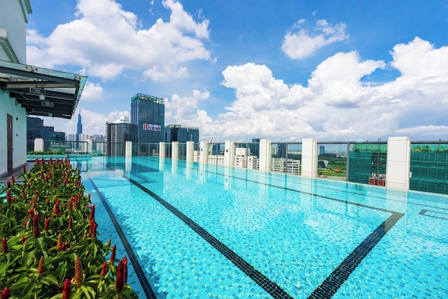 ザ リックス マディソン タワー ウィズ プール アンド ジム