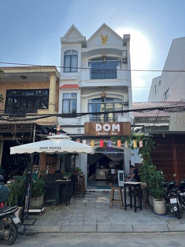 Dom Hostel and Bar
