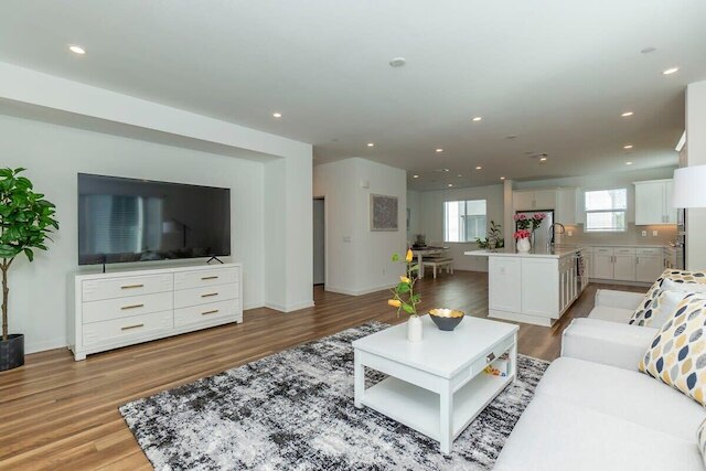 Central Location Master Bedroom w Shared Bathroom