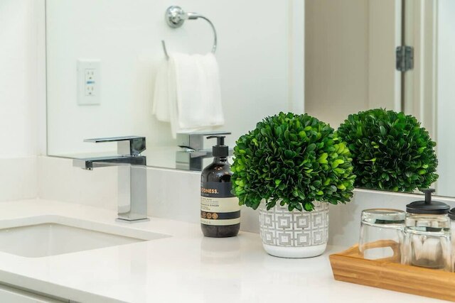 Central Location Master Bedroom w Shared Bathroom