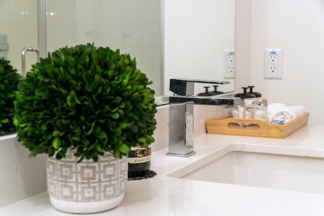 Central Location Cozy Private Bedroom w Bathroom