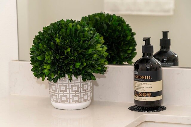 Central Location Cozy Private Bedroom w Bathroom