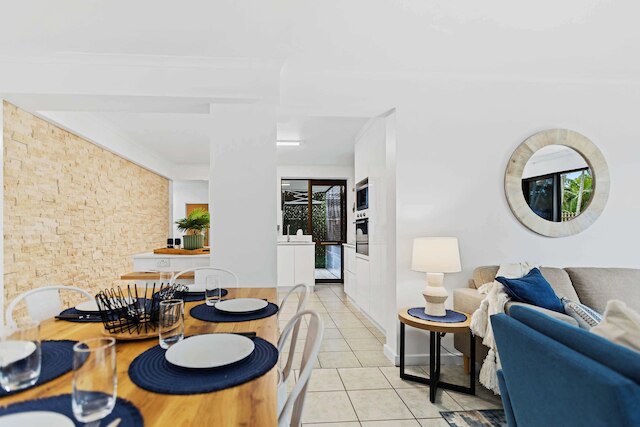 Rainforest Reef Retreat - Esplanade Ground-floor Apartment