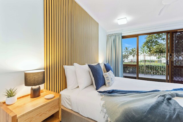 Rainforest Reef Retreat - Esplanade Ground-floor Apartment