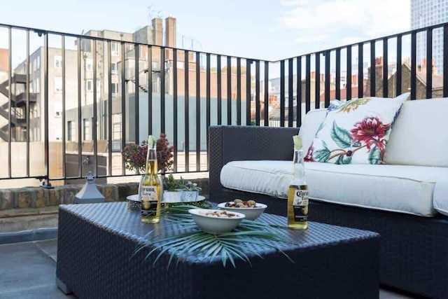 ザ ペントハウス ポーズ ソーホー バイ フランキー セイズ