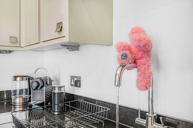 ア スカラーズ ギャラリー ブルームズベリー バイ フランキー セイズ