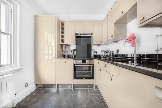 ア スカラーズ ギャラリー ブルームズベリー バイ フランキー セイズ