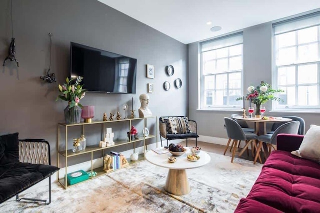 ザ アヴィーチ シグネチャー ソーホー バイ フランキー セイズ