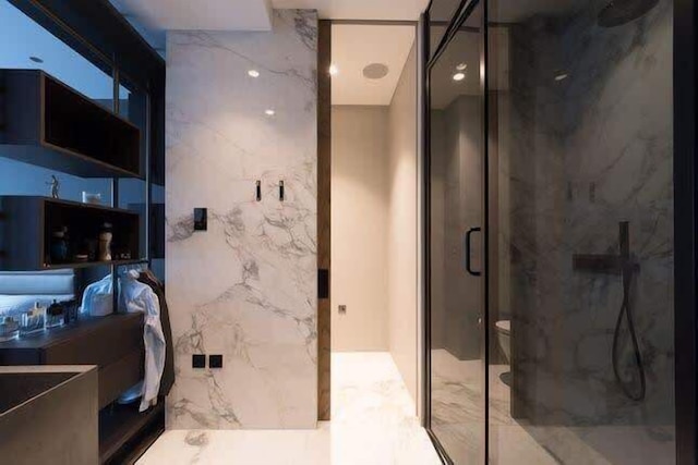 モノクローム マジェスティ - ソーホー - by フランキー セイズ