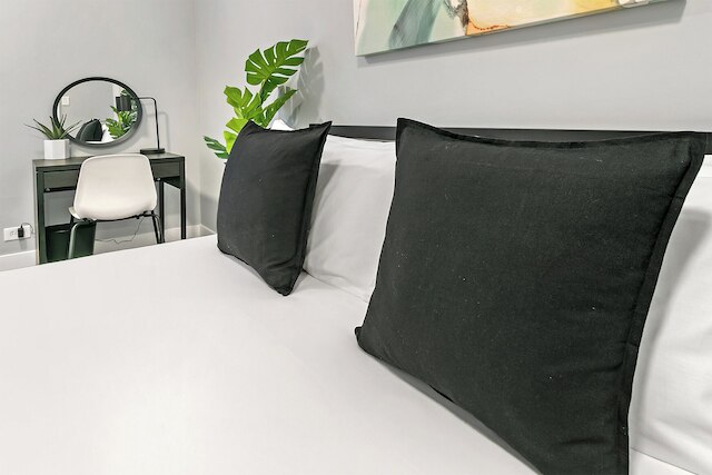 Lovely 1BR Apt - Belmont B3