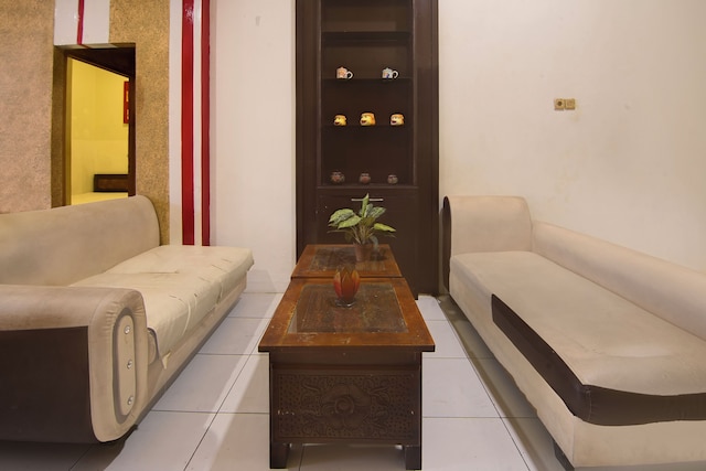 ホテル O マカッサル ニア RS グレステリナ フォーマリー ウィスマ マカッサル