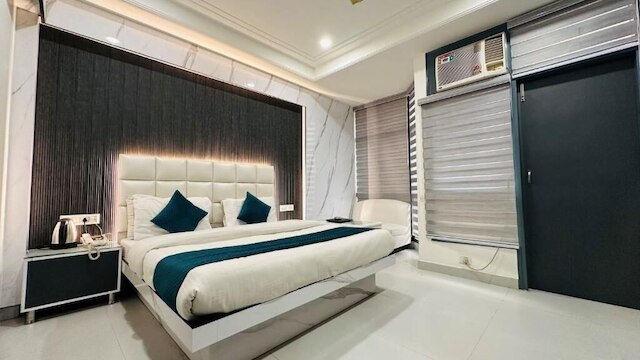 ホテル ババ デラックス By RCG ホテルズ