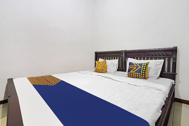 SPOT ON 91221 ポンドック NSN シャリア