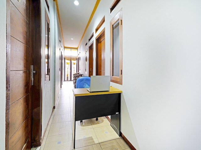 SPOT ON 91221 ポンドック NSN シャリア