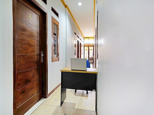 SPOT ON 91221 ポンドック NSN シャリア