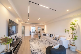 Zhome-Near Nanjing Road