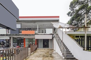 SPOT ON 94730 The Chatter Place Dipatiukur