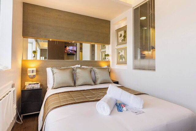 Luxurious Studio in Mckinley Hill With City View