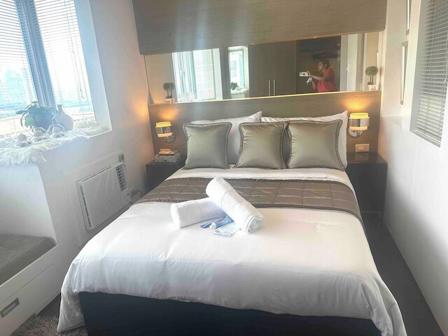 Luxurious Studio in Mckinley Hill With City View