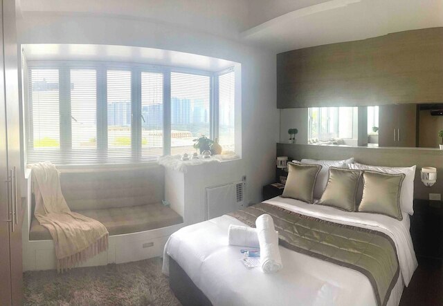 Luxurious Studio in Mckinley Hill With City View