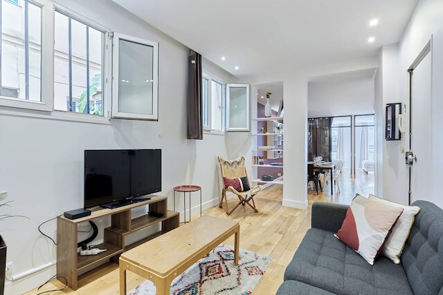 チャーミング フラット イン ザ ハート オブ パリ