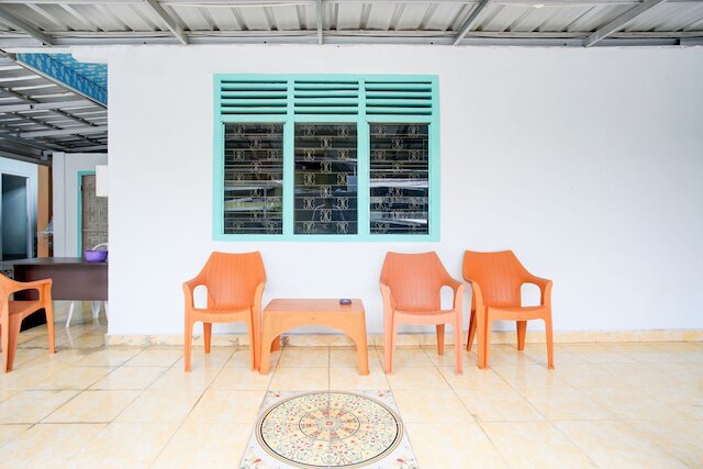 ホテル O アル バロカ エンブン コステル シャリア