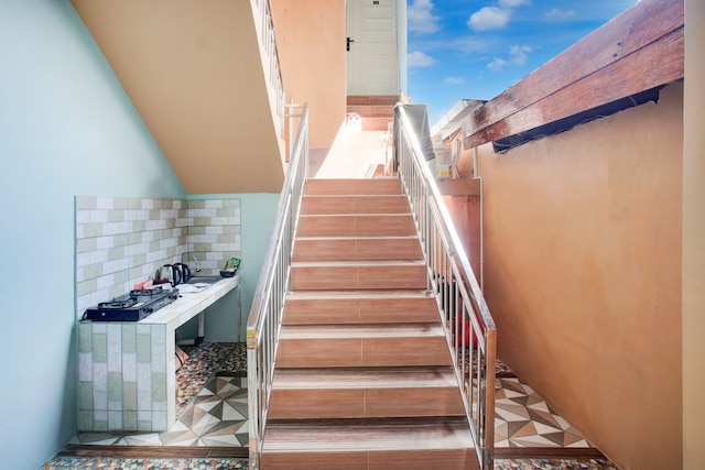 ホテル O アル バロカ エンブン コステル シャリア