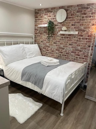 manchester modern signature studio