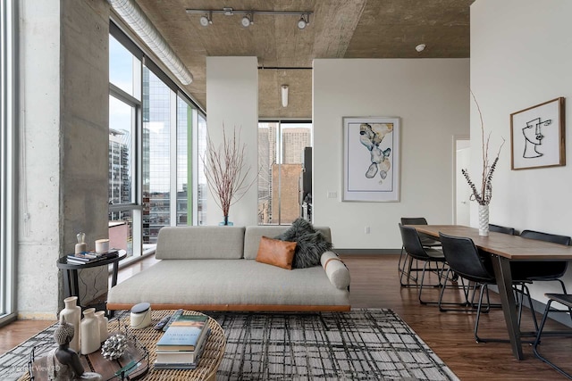 Unbeatable Top Floor Views Central Modern