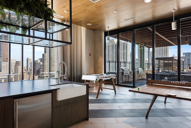 River North 2BR High Ceilings Comfort