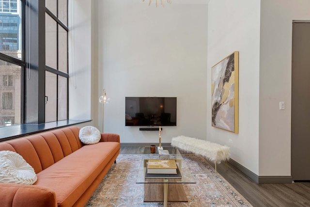 Downtown Charm 2BR Comfort Great Amenities